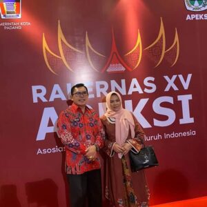 Walikota Ahmadi Beserta Istri